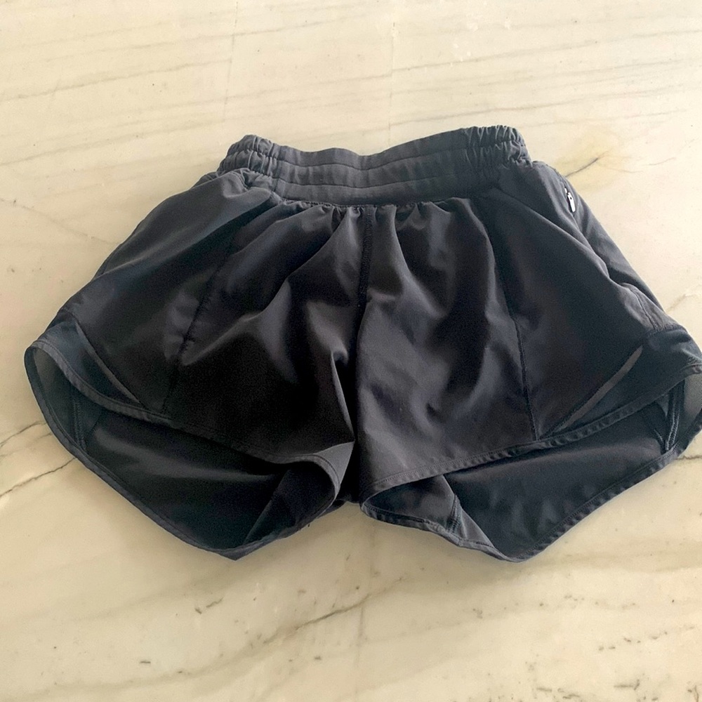 Black Size 0 4inch Lululemon Shorts Low Rise, Smoke Free Pet Free Home,